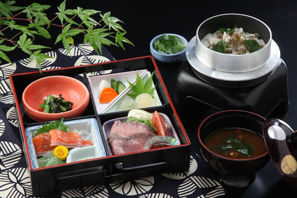 Lunch: Kamameshi set meal