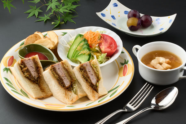 Western-style set meal with homemade bread