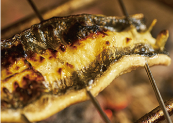 薪窯グリルコース焼き魚の写真